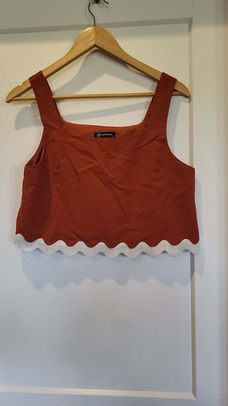 Cottagecore PrettyGarden Women's Scalloped Hem Square Neck Crop Tank Top in Rust
